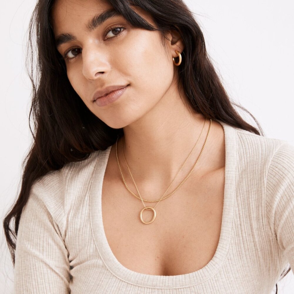 Oval Pendant Necklace – Gold-Plated, Good Condition